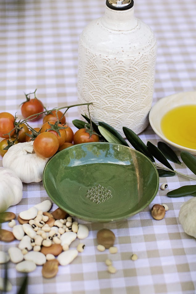 Green Olive oil dish Garlic Grater